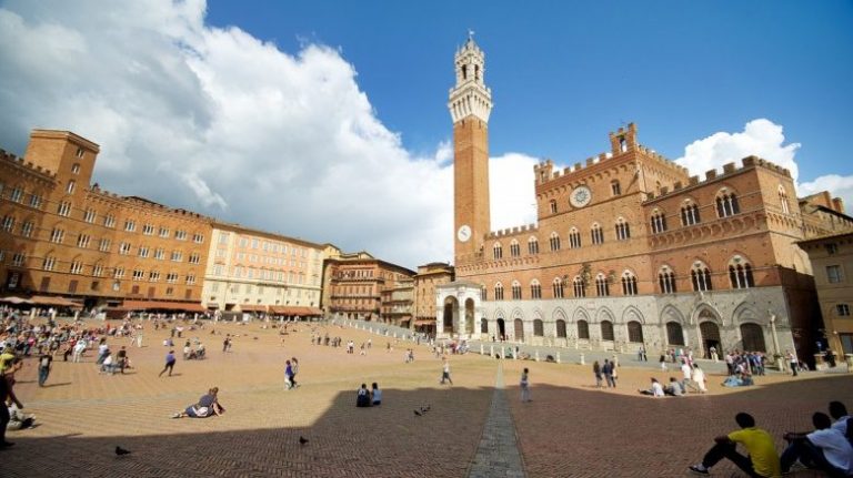 Cropped Piazza Del Campo 780x520.jpg
